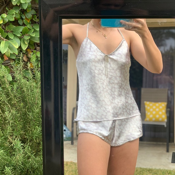 VICTORIAS SECRET cami set w rime-stone trim✨ - Picture 2 of 4